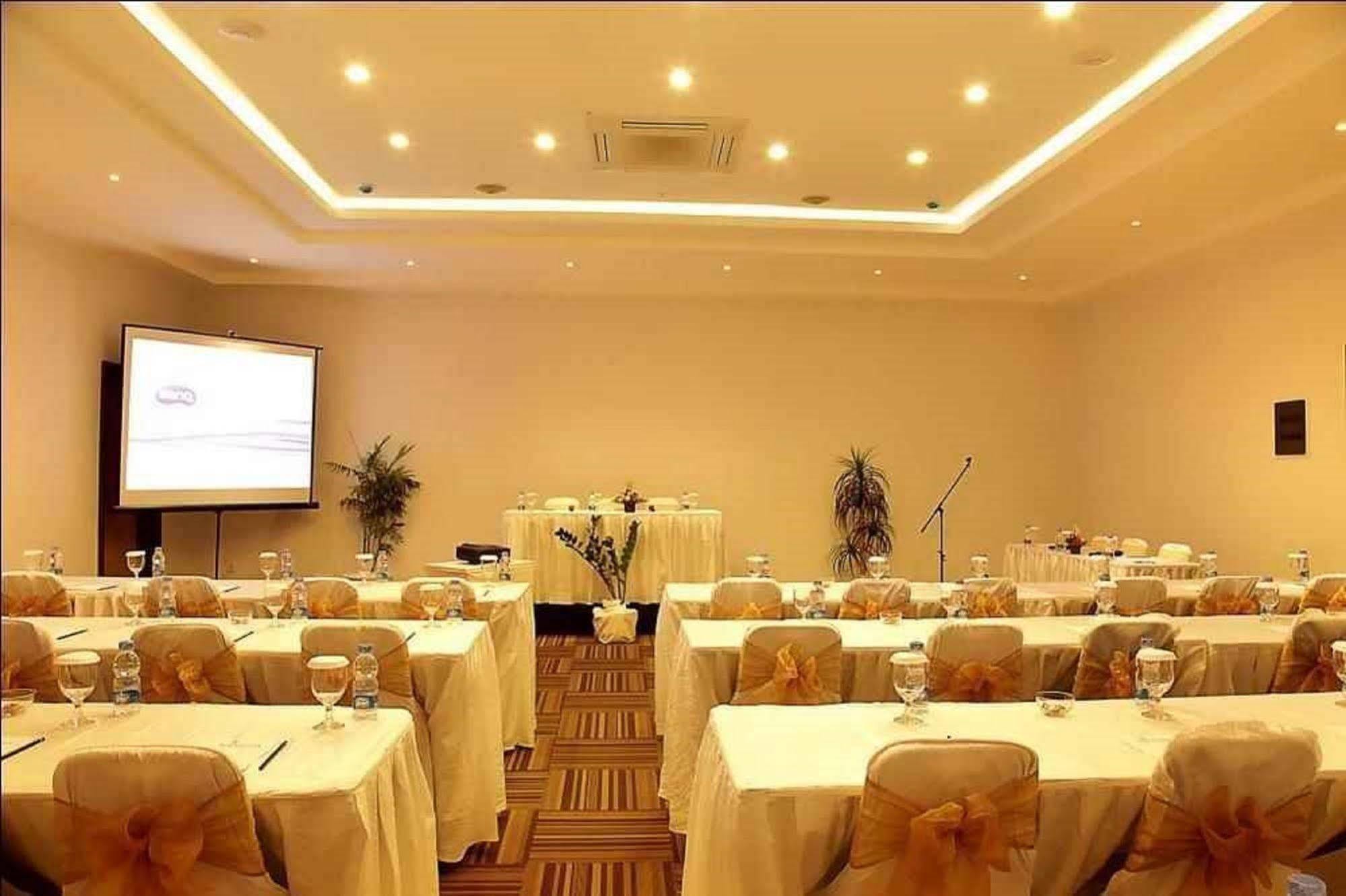 Santosa City Hotel Denpasar Eksteriør bilde